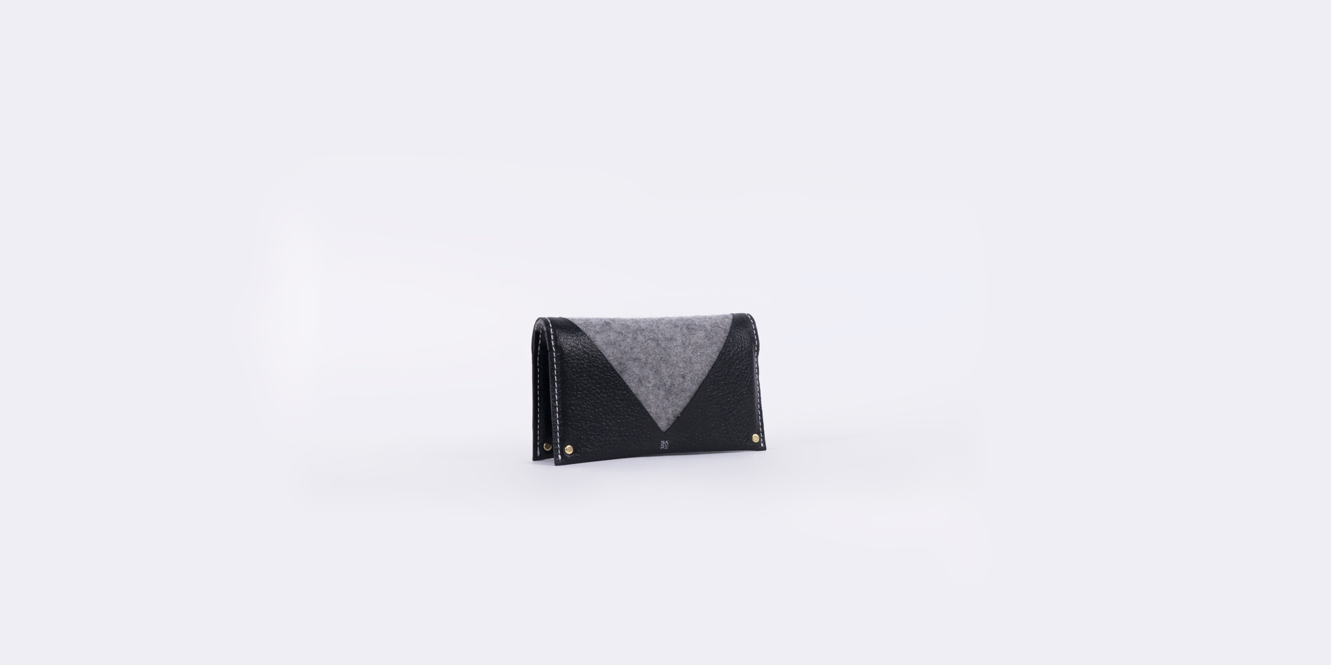 MONTAIGNE Passport Case